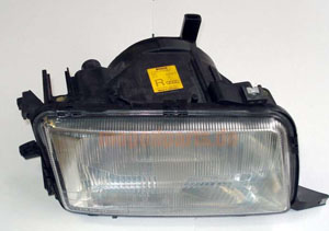 Scheinwerfer Audi 80, Halterung unten gebrochen